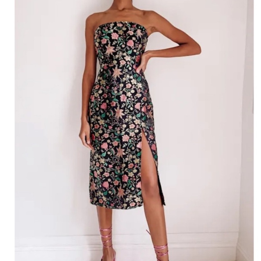 Make a Move Black Satin Floral Jacquard
Strapless Midi Dress
